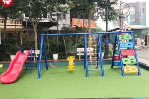 Lắp đặt đồ chơi vận động trẻ em ngoài trời tại khu chung cư ở Hà Nội