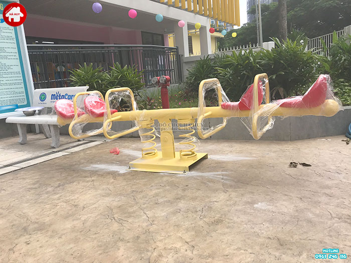 Thi công lắp đặt đồ chơi vận động ngoài trời sân chung cư tại Hà Nội